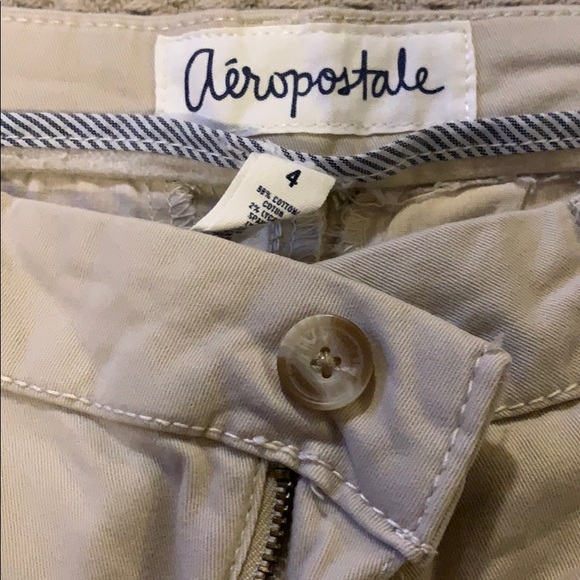 Light cream shorts - Picture 3 of 3